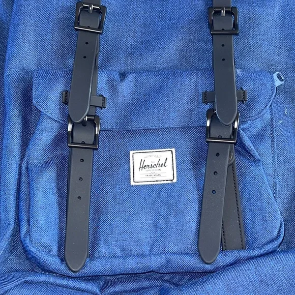 ❤️NWT!!!❤️RARE!!Beautiful Herschel 25L Backpack.Little America.15”Laptop sleeve. - Picture 3 of 17